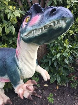 Dinosaurus, tuinbeeld / sculptuur van een Tyrannosaurus
